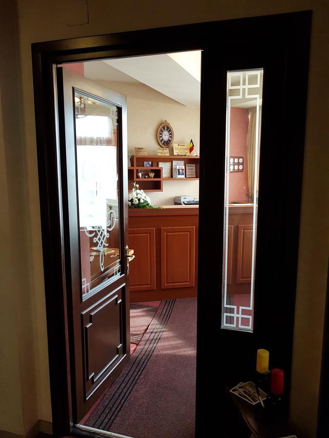 Indiana Hotel ヤシ エクステリア 写真